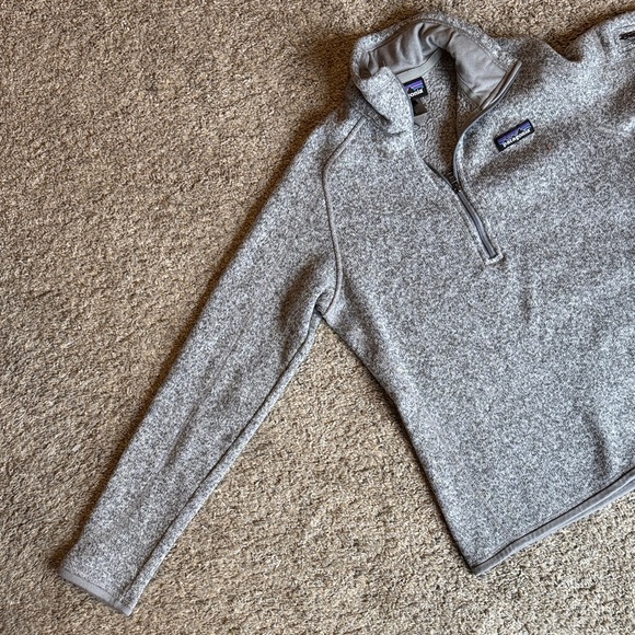 Patagonia women's quarter zip-up Sweater in Heather Gray size small - Picture 5 of 6